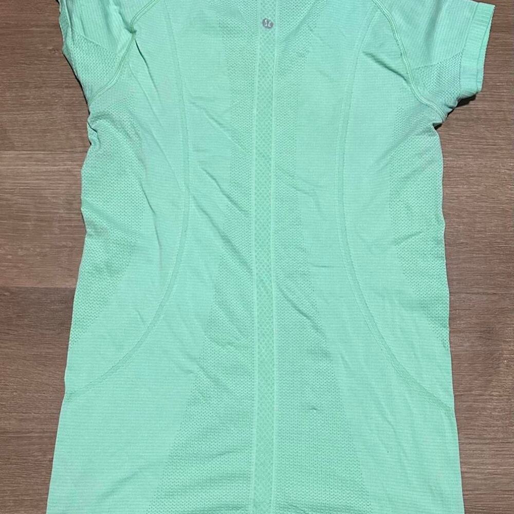 Lululemon swiftly tech short sleeve